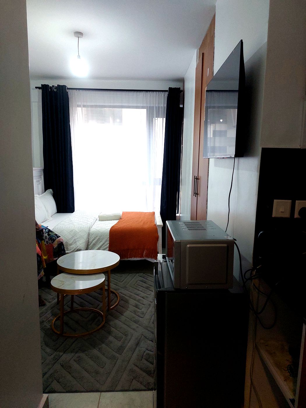 Lounge seating and coffee table, top-down view